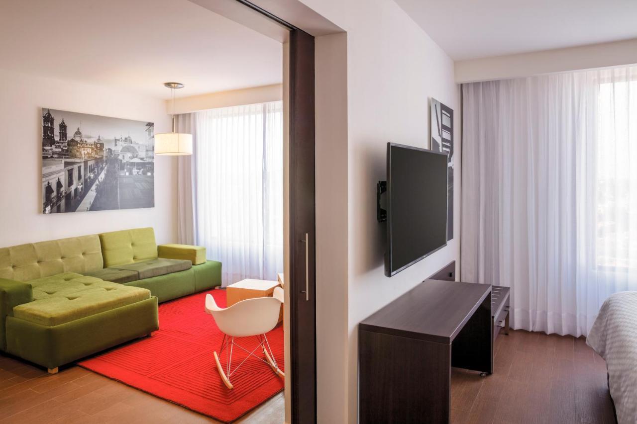 Fiesta Inn Express Puebla Explanada Extérieur photo