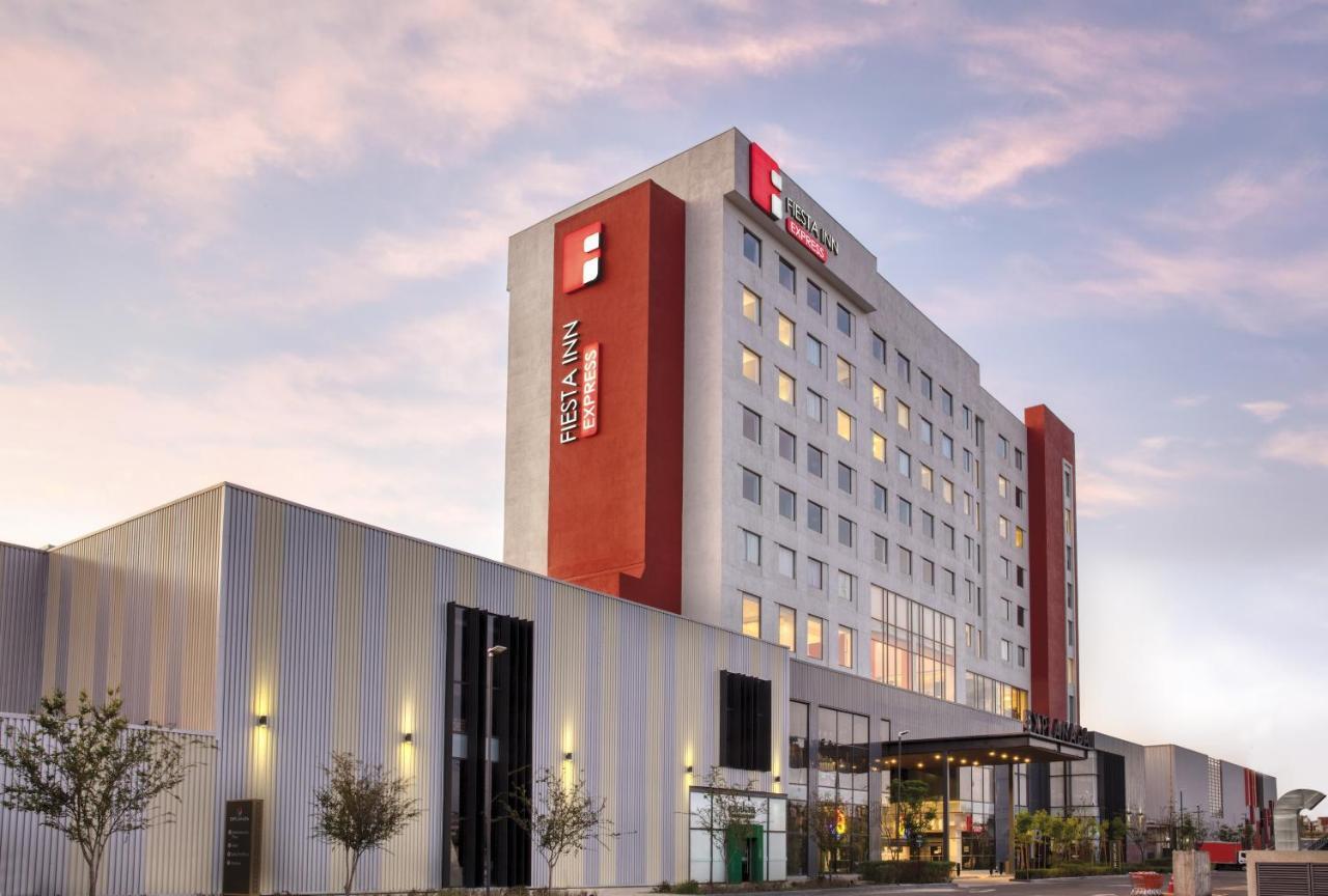 Fiesta Inn Express Puebla Explanada Extérieur photo